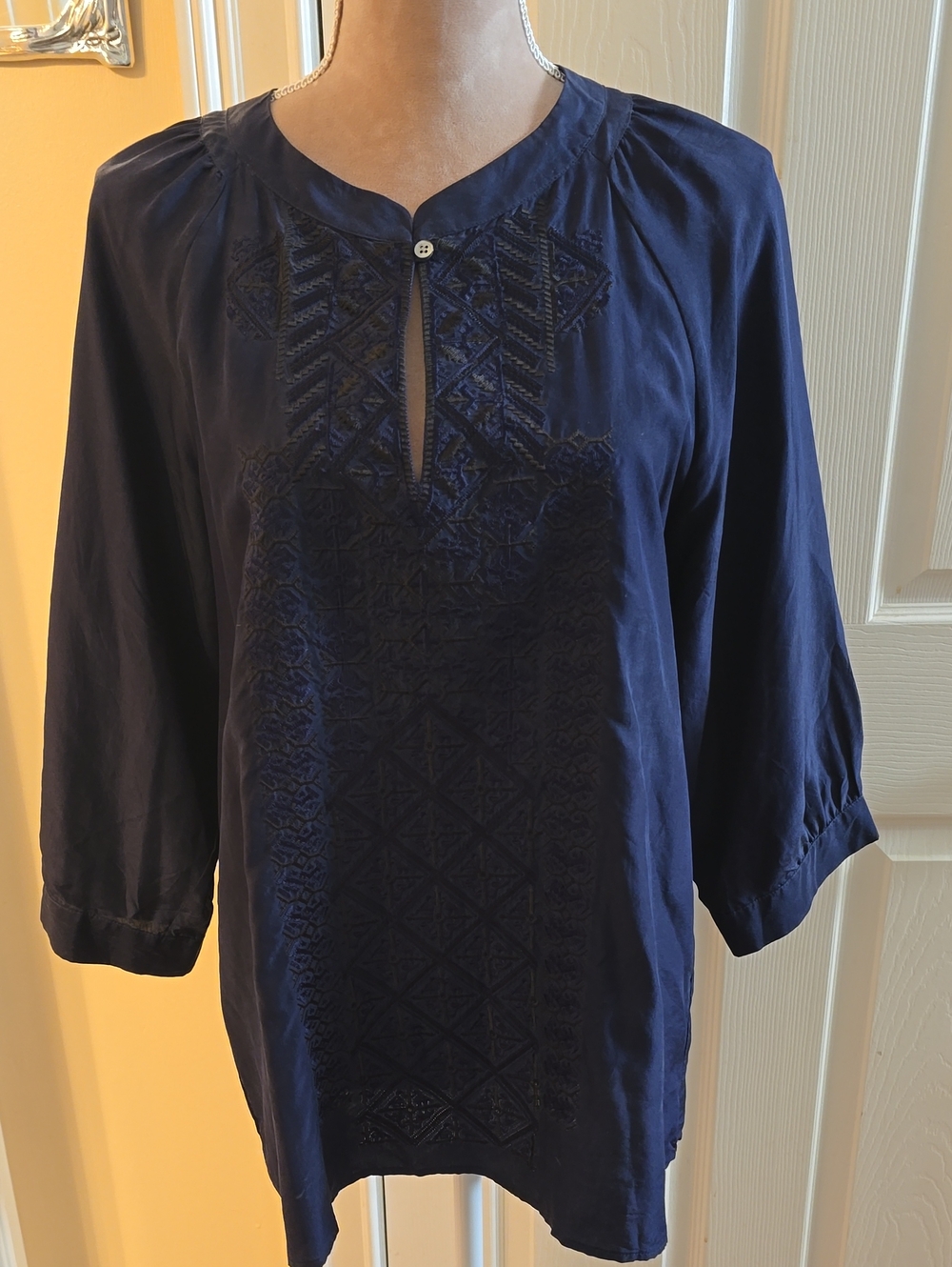 Theory Silk  Navy Embroidered Split-Neck Tunic Top Size Large